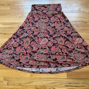 This is a women’s skirt.